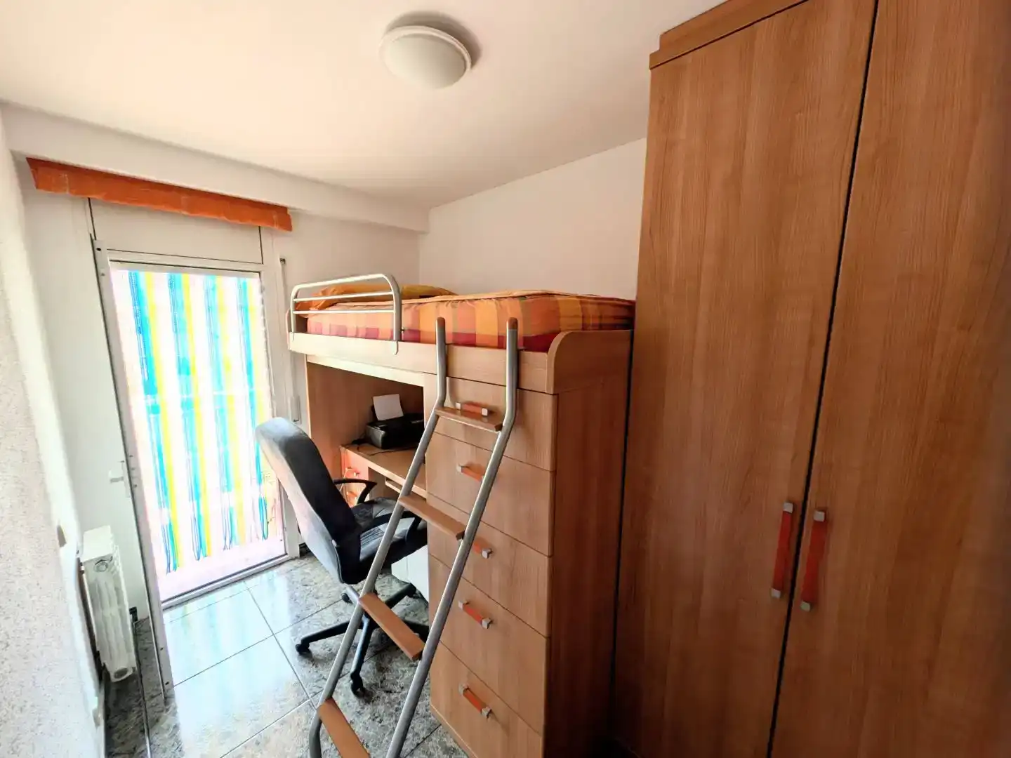 Habitación de Piso en venta en Santa Coloma de Gramenet con Trastero y Balcón