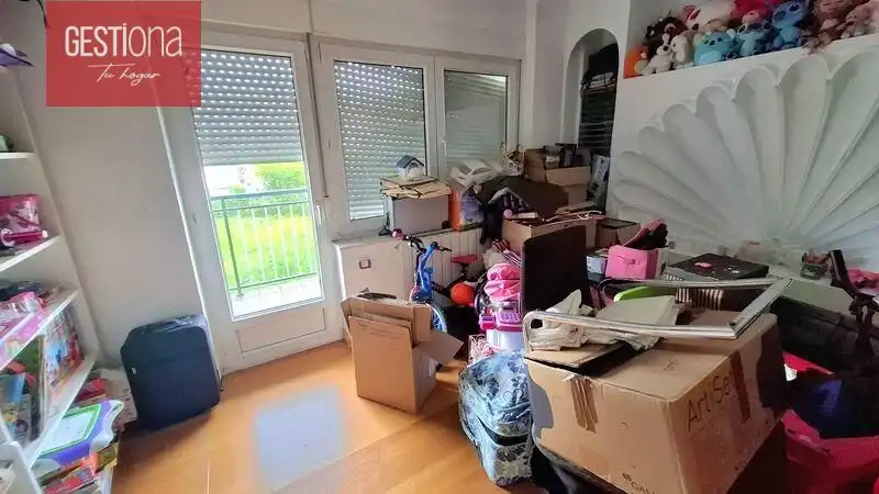 Habitación de Apartamento en venta en Bárcena de Cicero con Calefacción, Terraza y Balcón