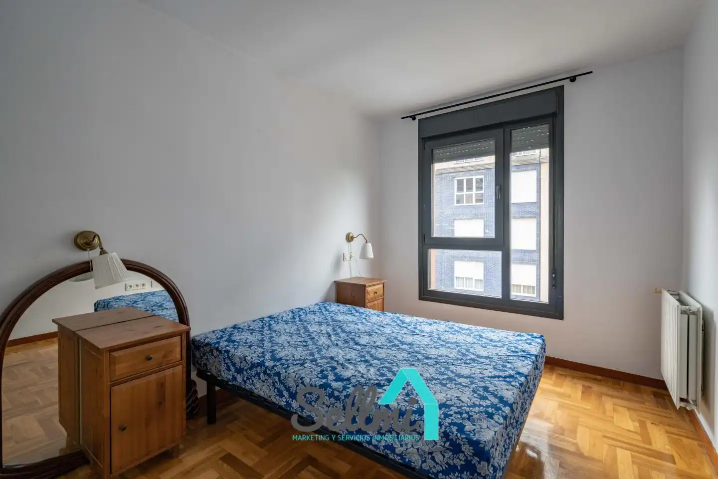 Habitación de Piso de alquiler en Oviedo  con Calefacción, Parquet y Trastero