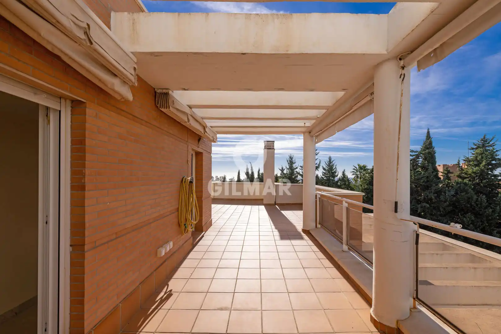 Terraza de Dúplex en venta en Estepona con Calefacción, Jardín privado y Piscina