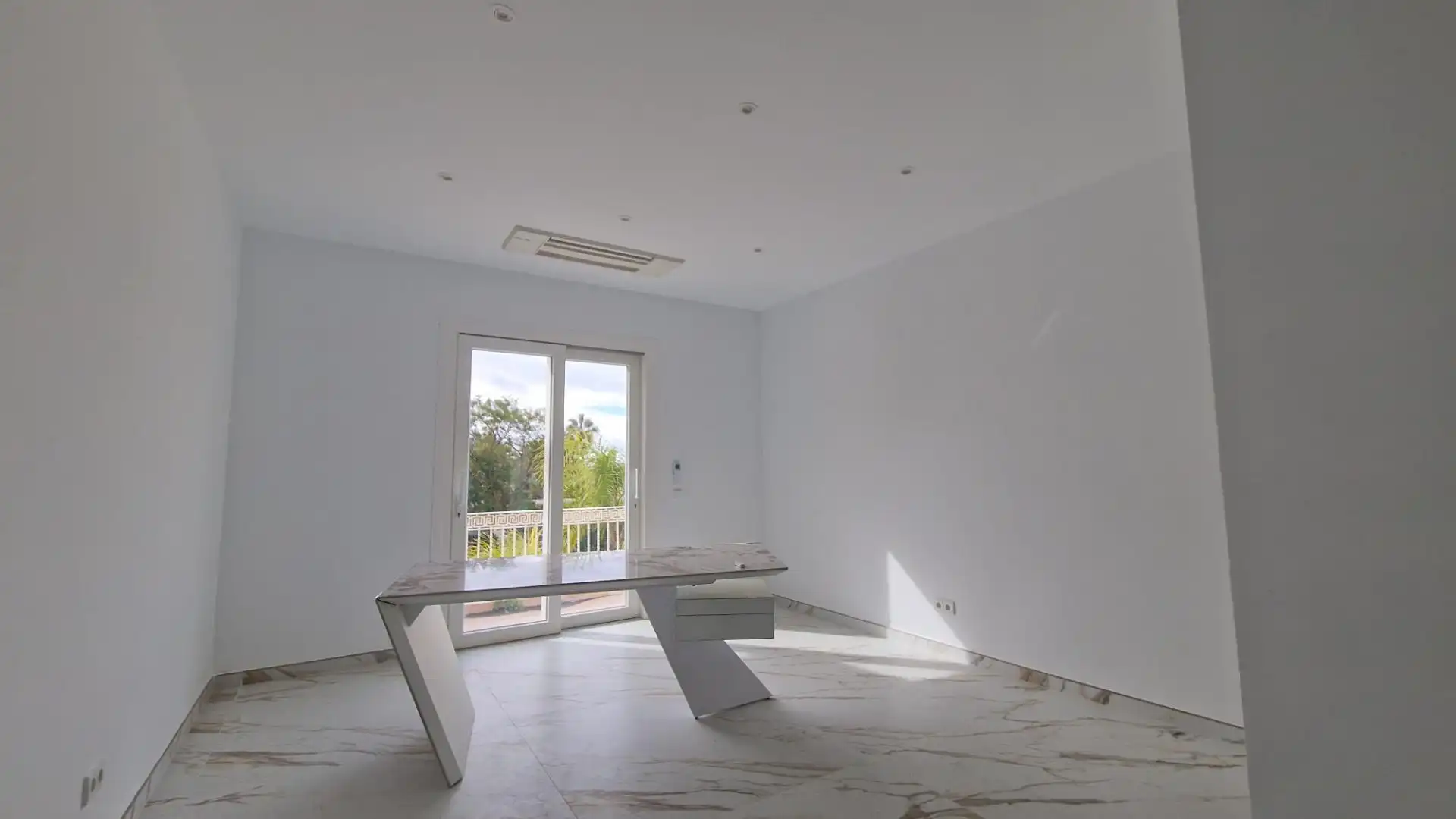 Houses for sale in Marbella  with Air Conditioner, Private garden and Terrace