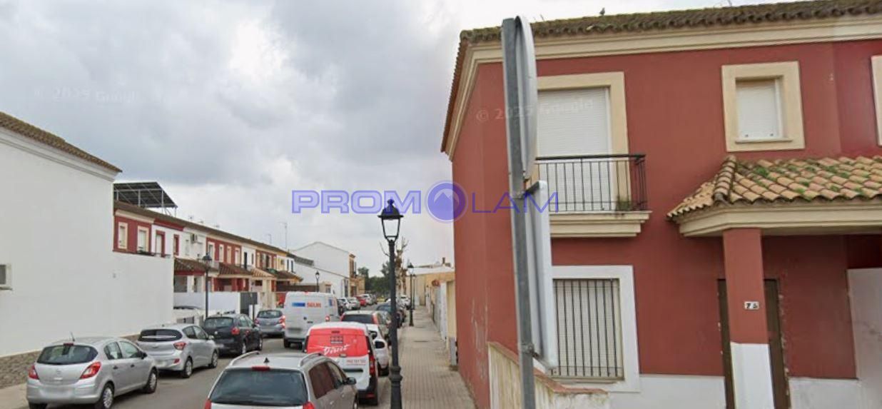 Vista exterior de Casa o xalet en venda en Pilas amb Jardí privat
