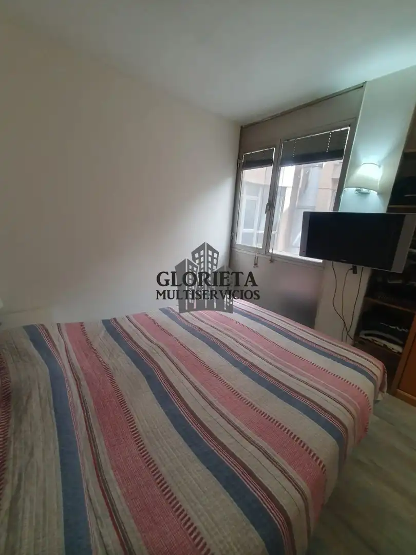 Habitación de Piso en venta en Vigo  con Calefacción, Trastero y Amueblado