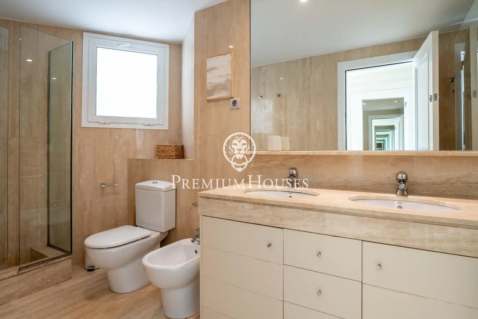 Bathroom of Ground floor for sale in Sitges  with Air Conditioner, Heating and Private garden