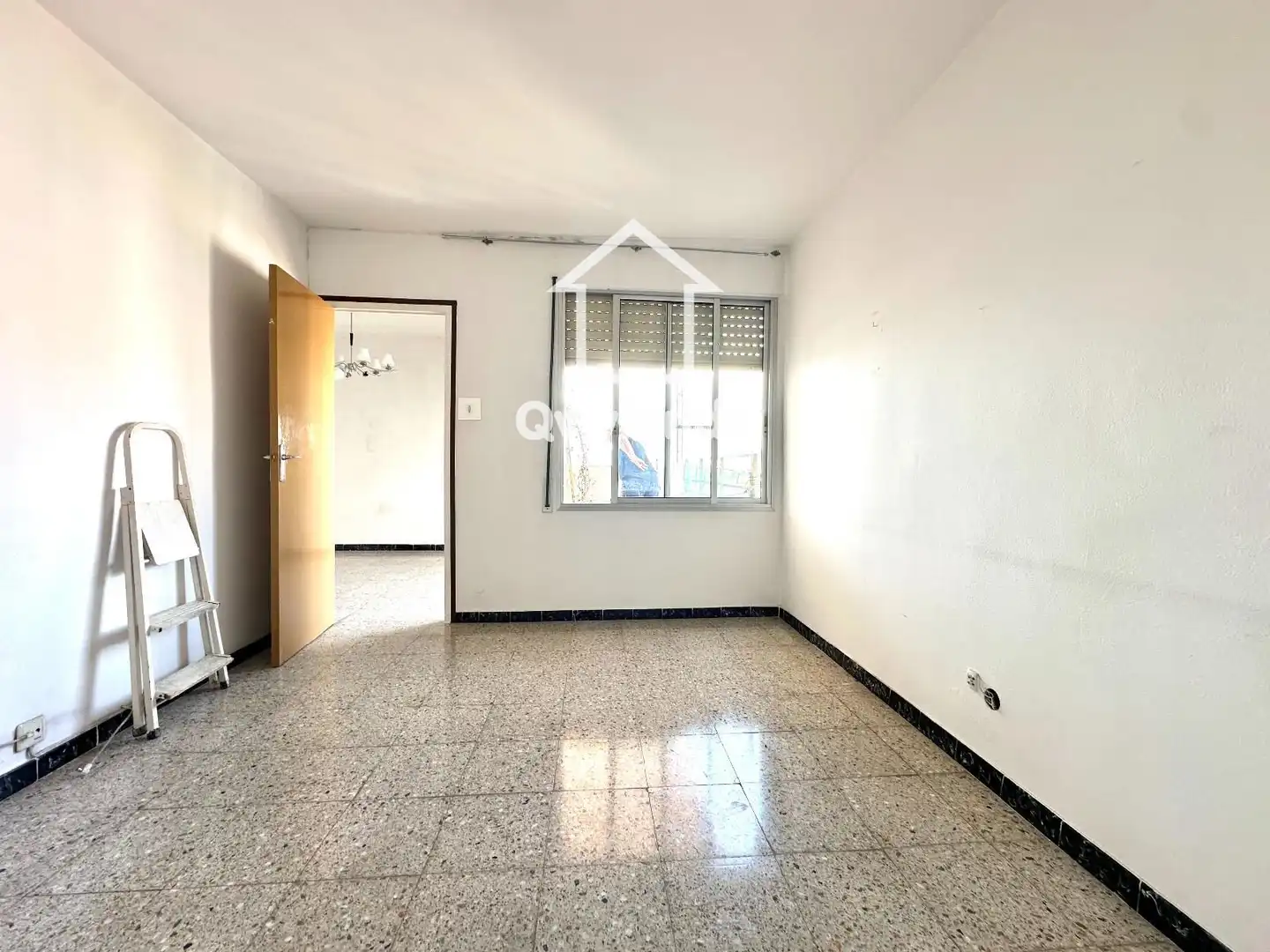 Habitación de Ático en venta en Santa Coloma de Gramenet con Calefacción