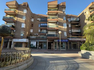 Business premises for sale in Doctor Mendiguchía Carriche 7