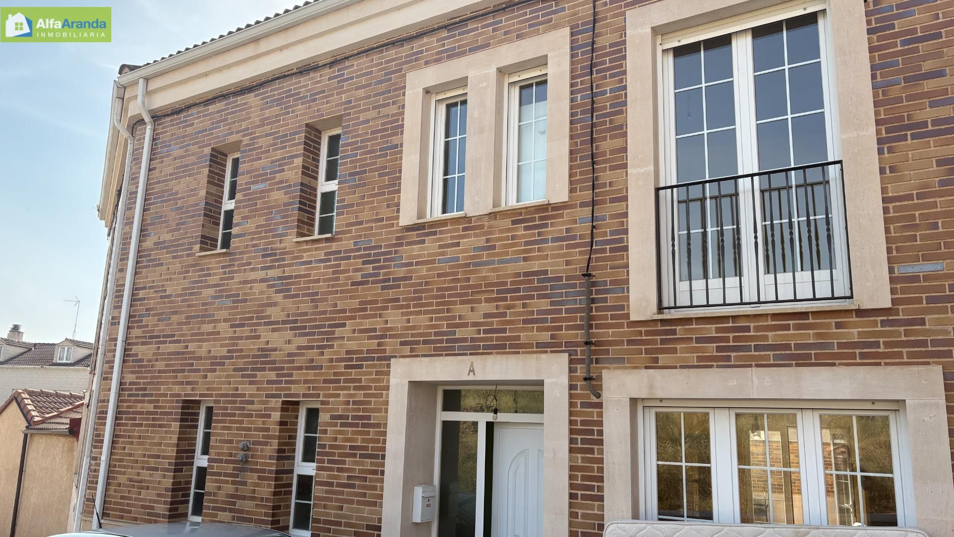 Vista exterior de Casa adosada en venta en Aranda de Duero con Calefacción y Terraza