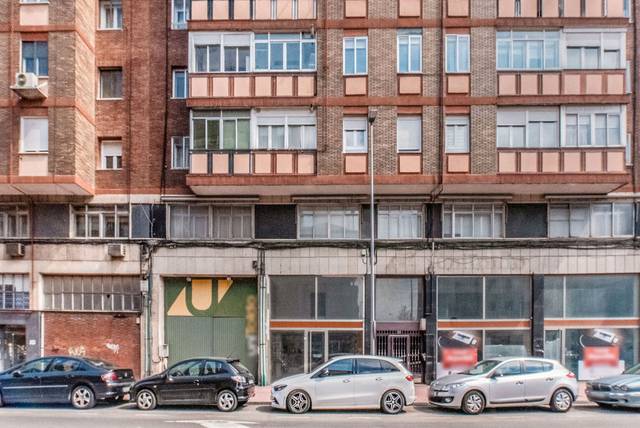 Local comercial en Venta en Paseo Arco de ladrillo en Ciudad de la Comunicación - Arco Ladrillo