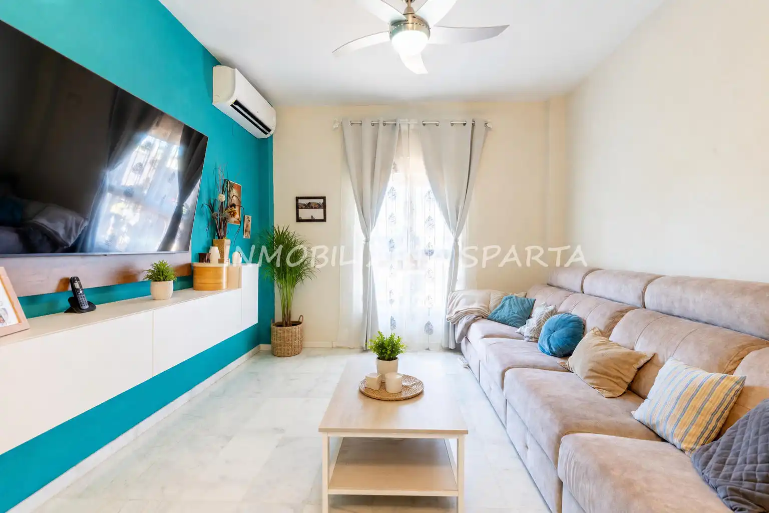 Living room of Detached homes for sale in Benacazón  with Air Conditioner, Heating and Oven