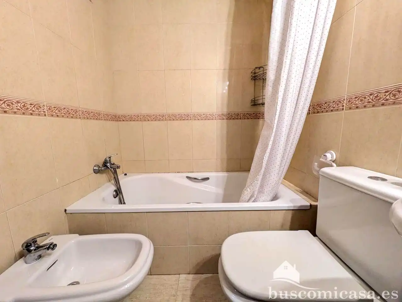 Bathroom of Flat for rent in Linares  with Air Conditioner, Parquet flooring and Furnished
