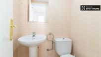 Bathroom of Flat to rent in  Barcelona Capital  with Air Conditioner, Heating and Furnished