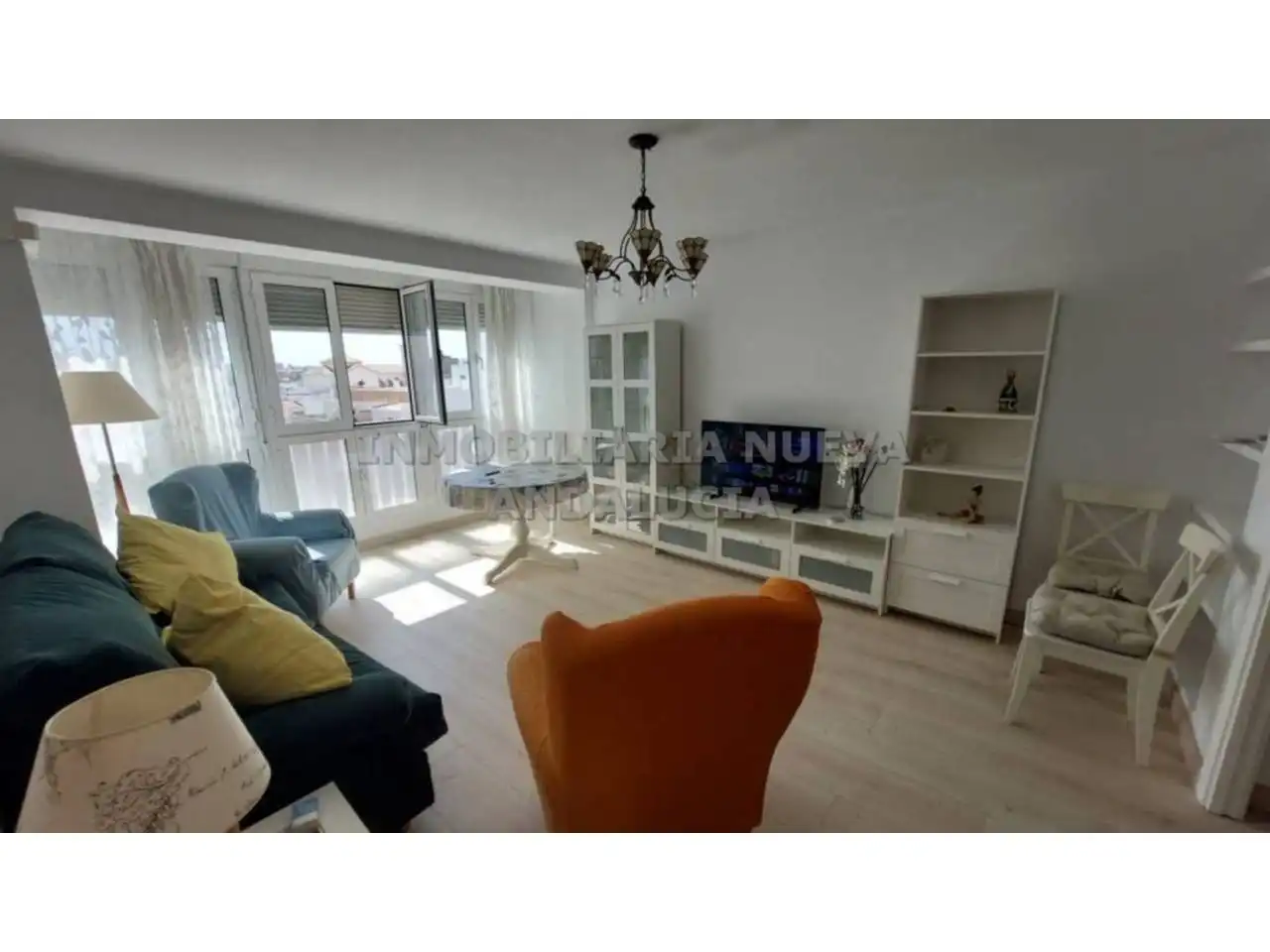 Living room of Flat for rent in  Almería Capital  with Air Conditioner, Parquet flooring and Furnished