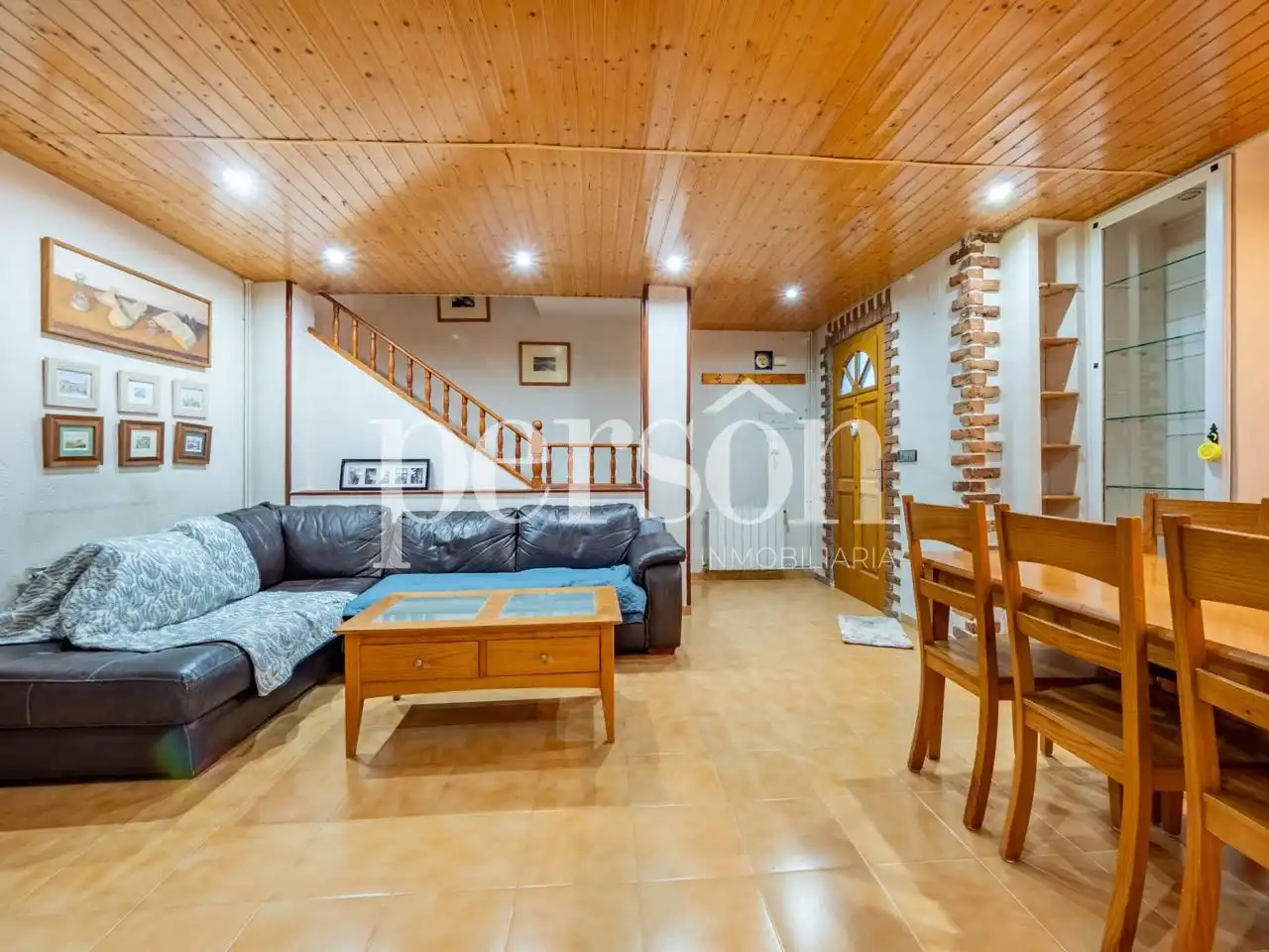Sala d'estar de Casa o xalet en venda en Paterna amb Aire condicionat, Terrassa i Moblat