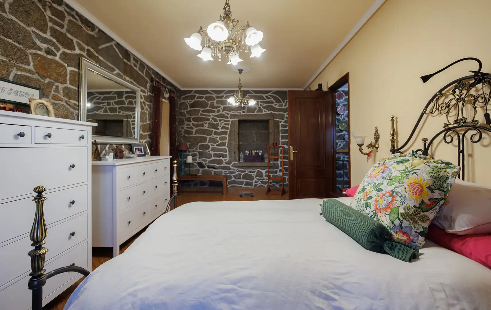 Bedroom of Country homes for sale in Guitiriz  with Furnished