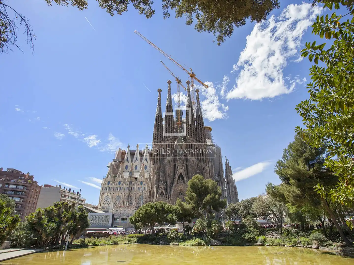 Vista exterior de Pis en venda en Barcelona amb Aire condicionat, Jardí privat i Terrassa