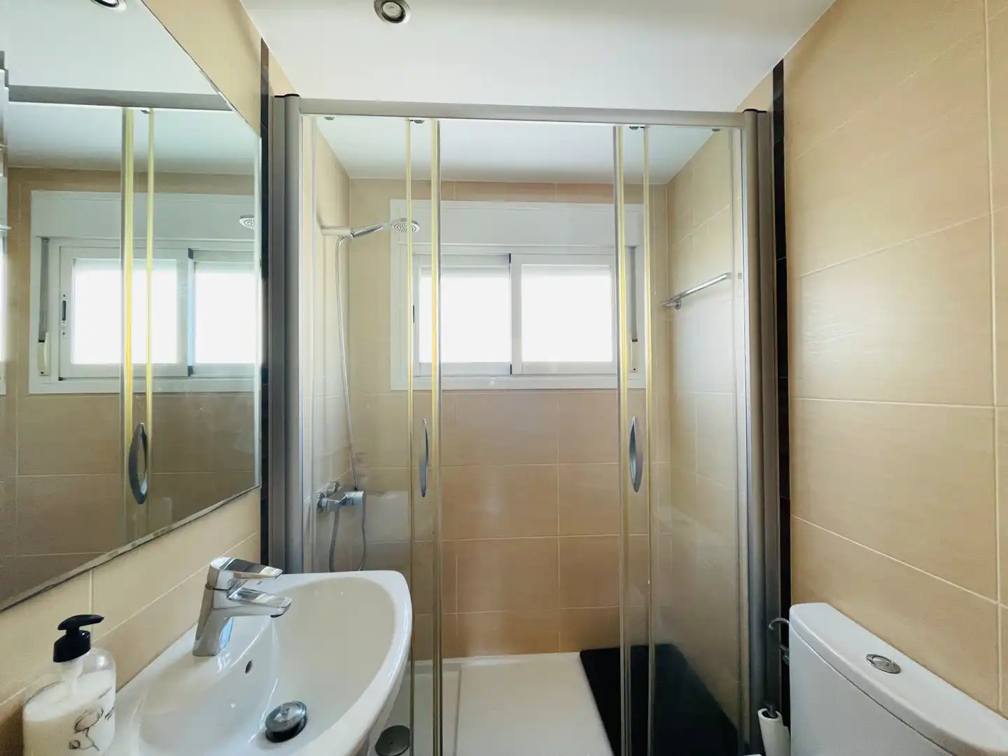Piso en venta en Calle Cañón de Añisclo, Arrabal
