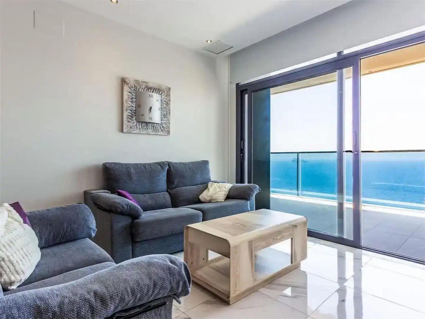 Sala de estar de Apartamento de alquiler en Polop con Aire acondicionado, Parquet y Piscina