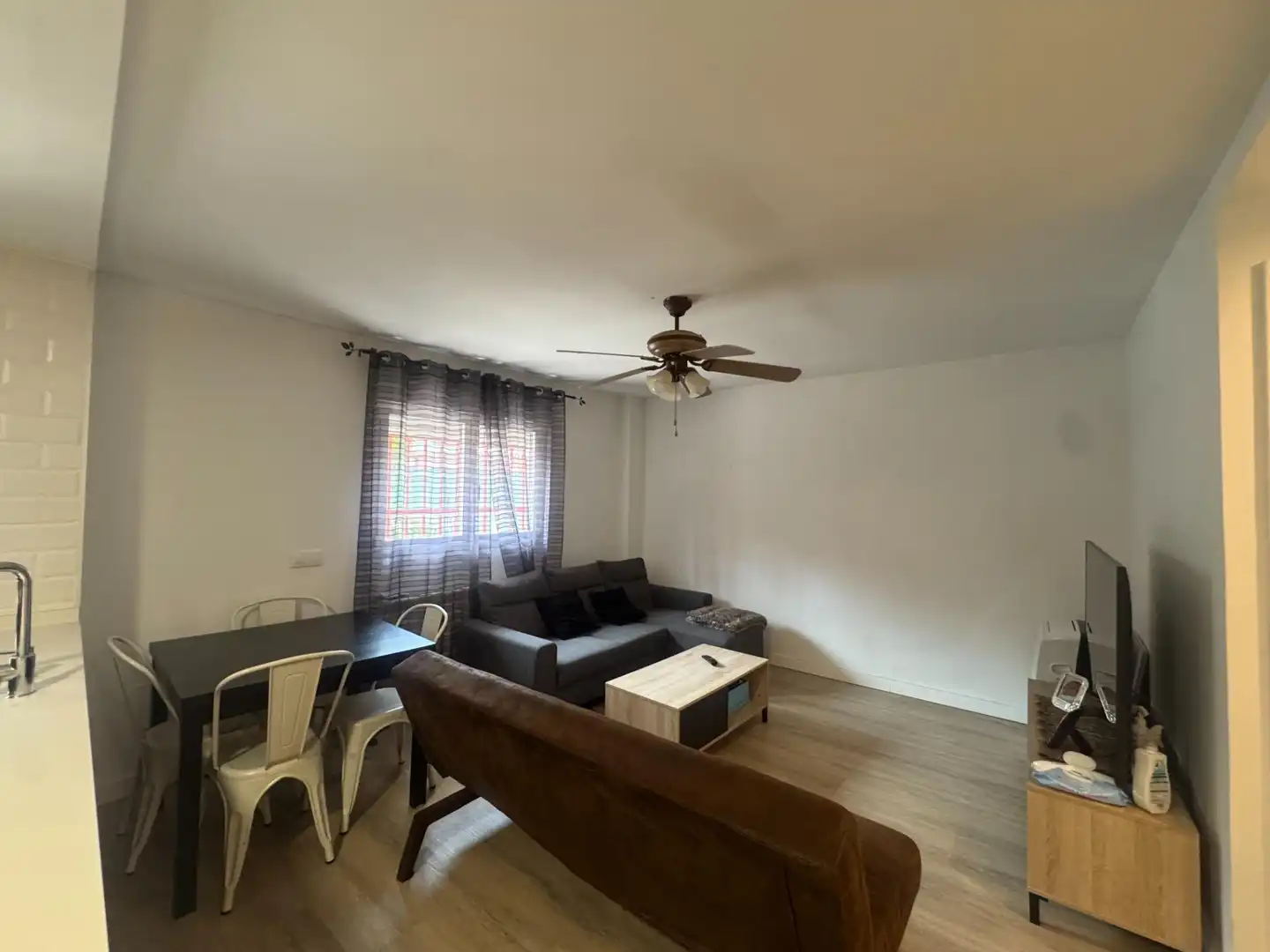 Sala de estar de Piso en venta en  Madrid Capital con Calefacción y Piscina comunitaria