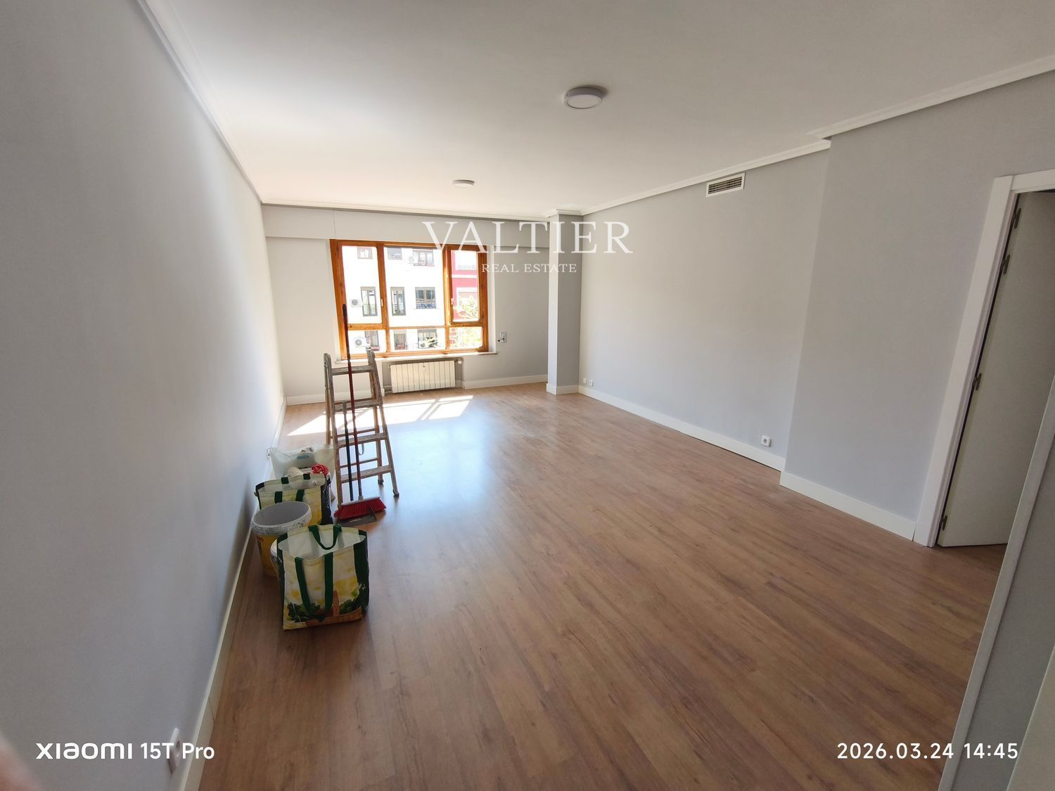 Vista exterior de Pis de lloguer en  Madrid Capital amb Aire condicionat i Terrassa