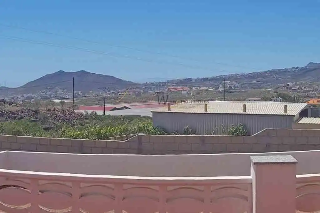Vista exterior de Casa o chalet en venta en Arona con Terraza y Amueblado