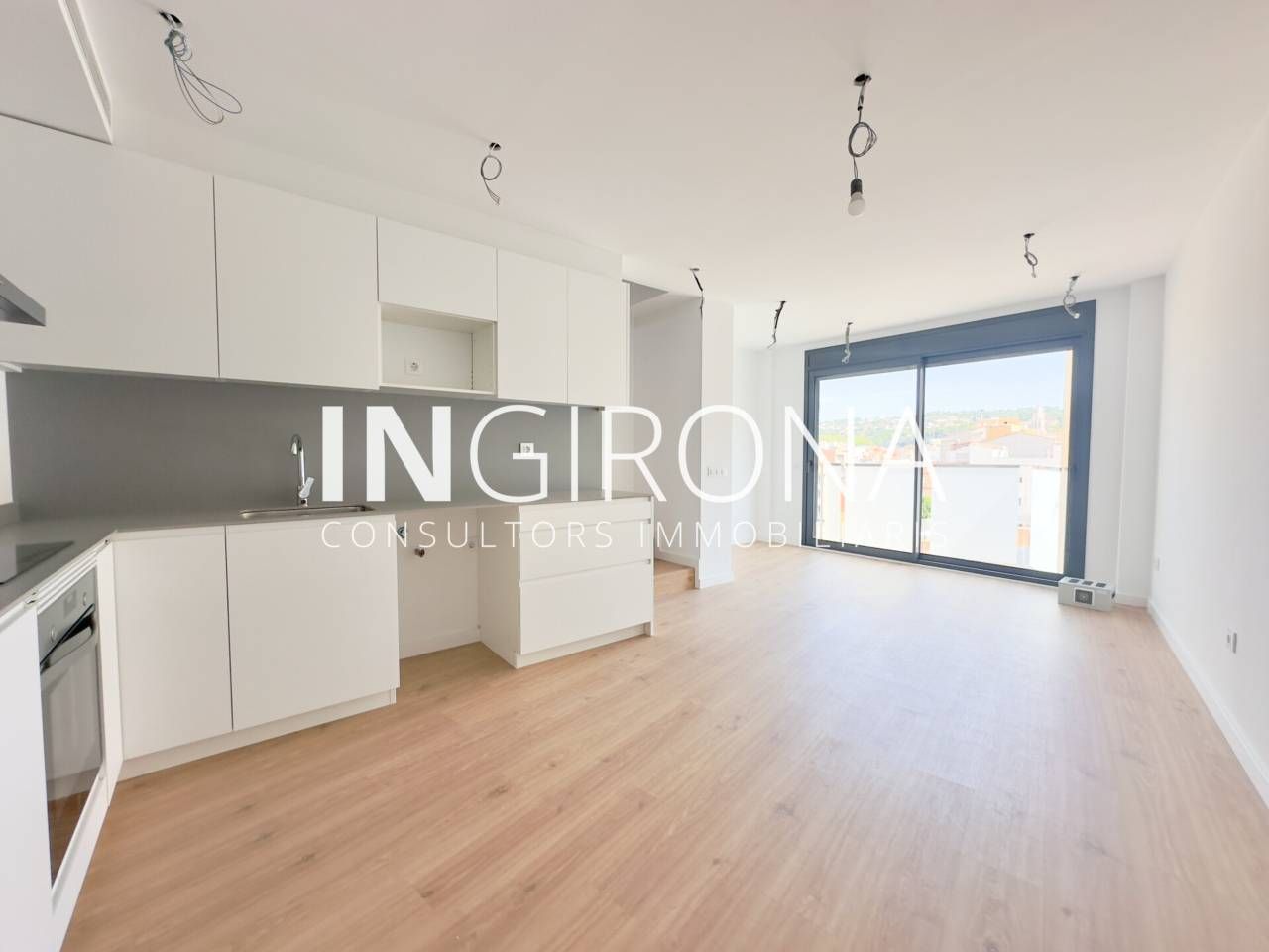 Sala d'estar de Àtic de lloguer en Girona Capital amb Aire condicionat, Calefacció i Parquet