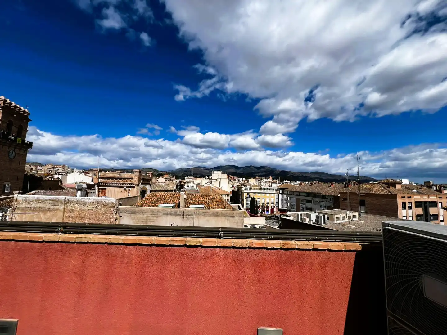 Vista exterior de Ático en venta en Totana con Aire acondicionado, Calefacción y Parquet