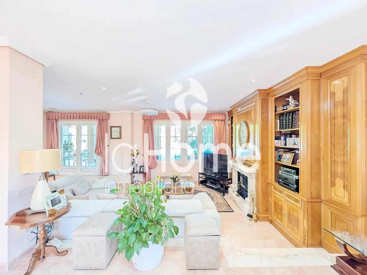 Sala de estar de Casa o chalet en venta en L'Eliana con Aire acondicionado, Calefacción y Jardín privado