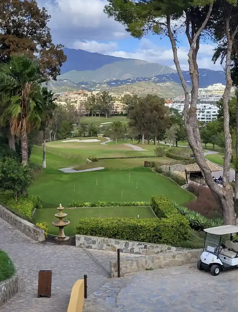 Vista exterior de Apartamento en venta en Estepona con Aire acondicionado y Piscina
