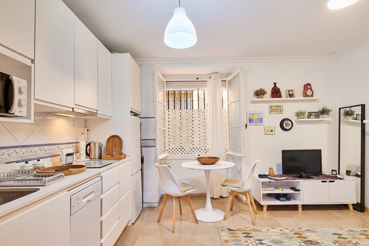 Kitchen of Planta baja for sale in  Cádiz Capital