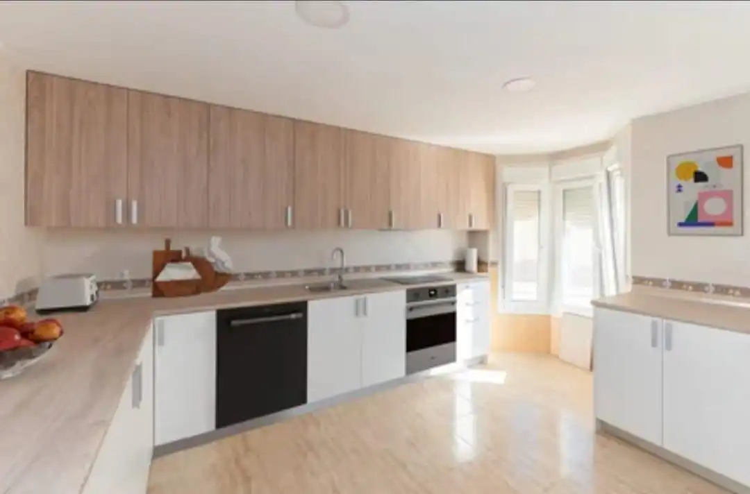Küche von Einfamilien-Reihenhaus zum Verkauf in Fuengirola mit Terrasse, Abstellraum und Balkon