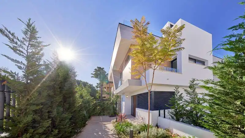 Villa con piscina in vendita a Nueva Andalucía, imagen 2