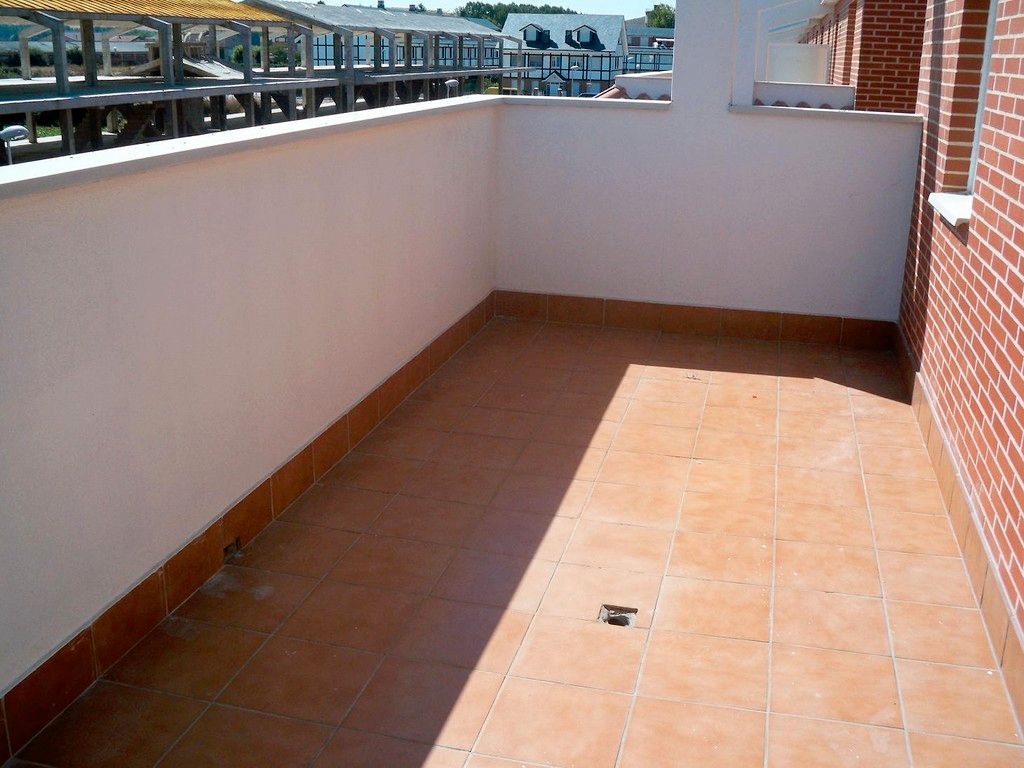 Terraza de Dúplex en venta en Castañares de Rioja con Calefacción, Terraza y Trastero