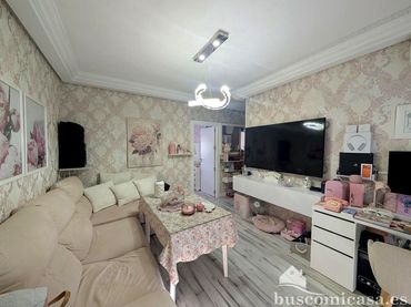 Flat with balcony for sale in Plaza Veintiocho de Febrero