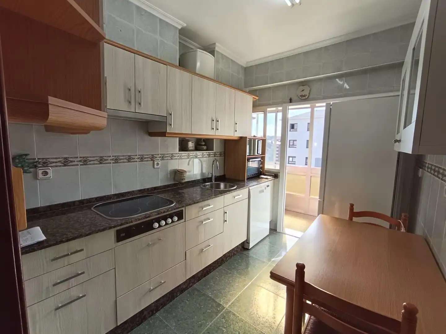 Cocina de Piso en venta en Avilés con Calefacción y Terraza