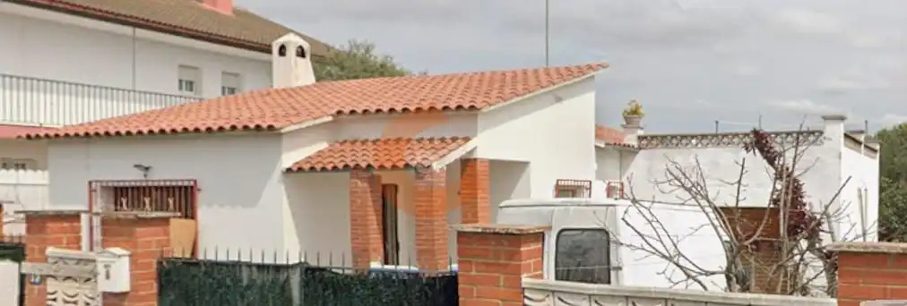 Casa amb jardí en venda a Santa Oliva, imagen 2