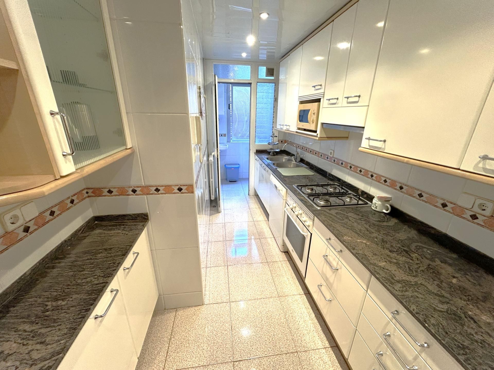 Kitchen of Flat to rent in  Barcelona Capital  with Air Conditioner, Heating and Balcony