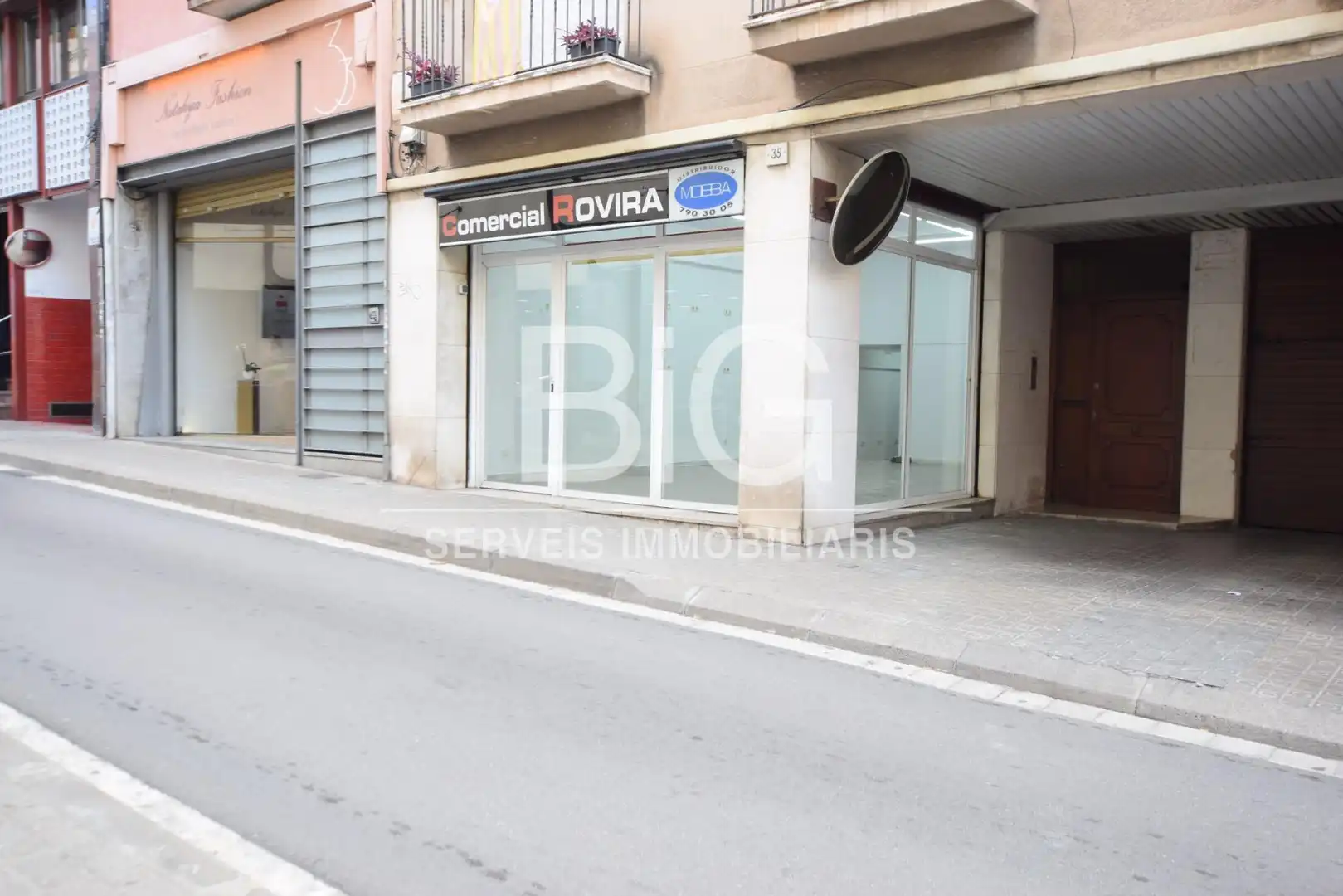 Business premises to rent in Centre