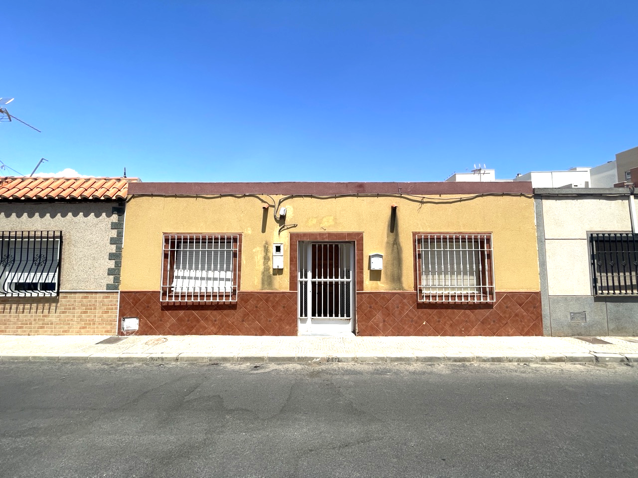 Exterior view of House or chalet for sale in Roquetas de Mar