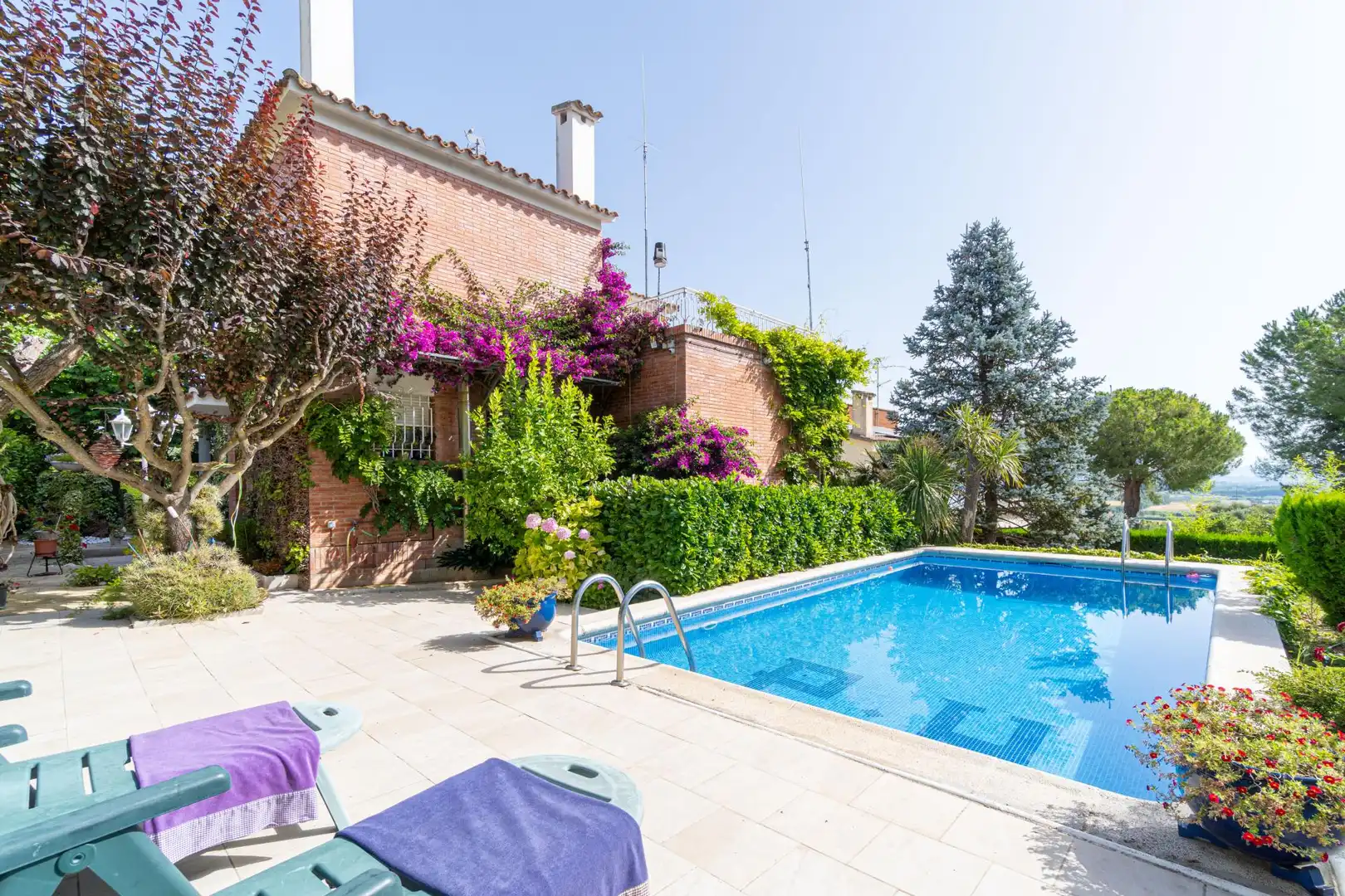 Piscina de Casa o chalet en venta en Figueres con Aire acondicionado, Calefacción y Jardín privado