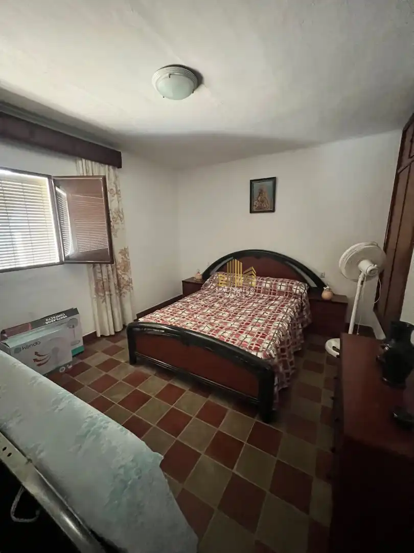 Dormitori de Casa o xalet en venda en Alcalá de Guadaira amb Terrassa i Traster