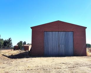 Vista exterior de Nau industrial en venda en Calzada del Coto