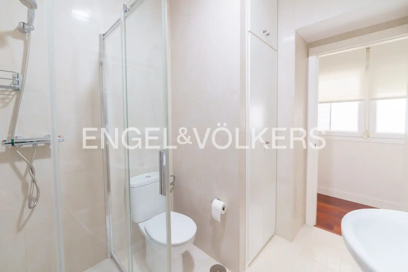 Badezimmer von Wohnung zum Verkauf in Cádiz mit Heizung und Balkon