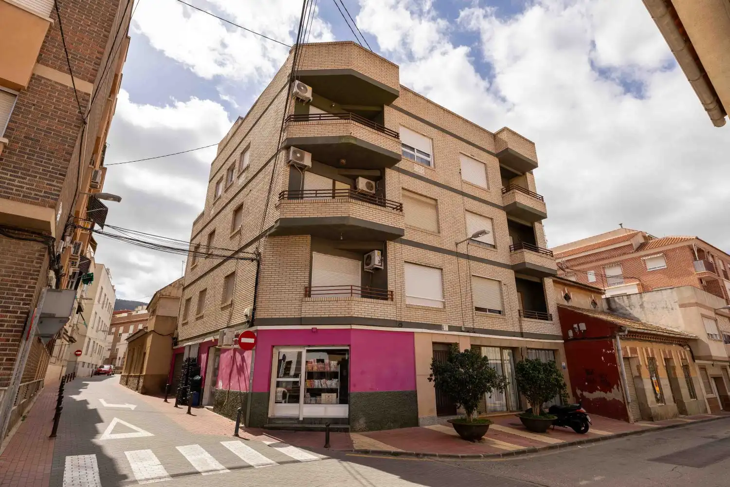 Außenansicht von Wohnung zum Verkauf in Murcia mit Klimaanlage, Terrasse und Abstellraum