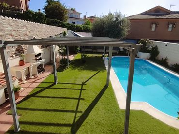 Maison jumelée avec piscine à vendre à Calle Cisne