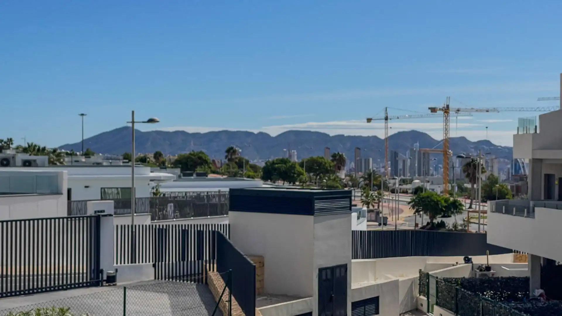 Vista exterior de Dúplex en venta en Finestrat con Aire acondicionado, Terraza y Amueblado