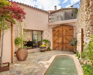 Exterior view of House or chalet for sale in L'Hospitalet de Llobregat  with Air Conditioner, Heating and Parquet flooring