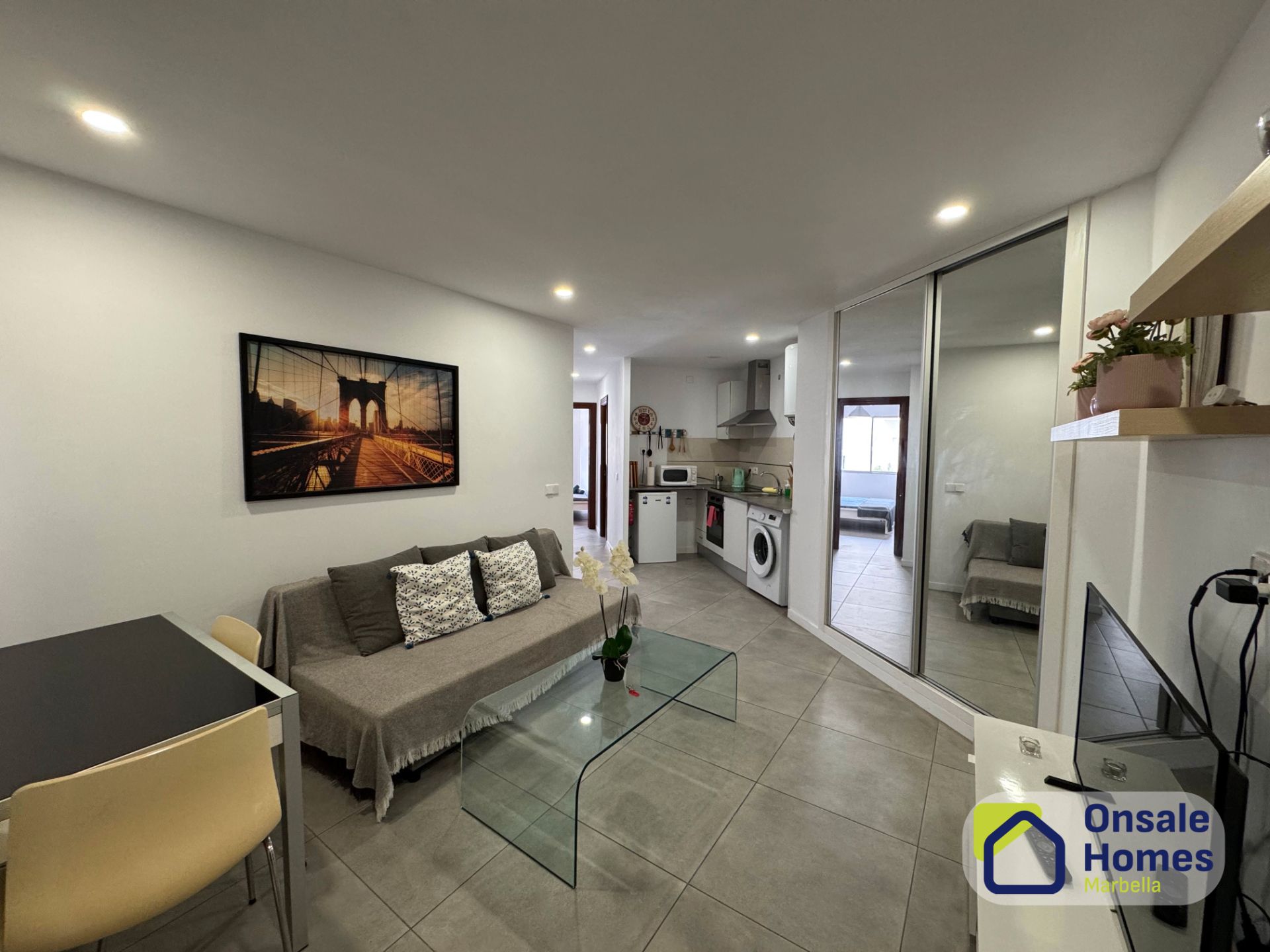 Sala d'estar de Pis de lloguer en Marbella amb Aire condicionat, Moblat i Forn