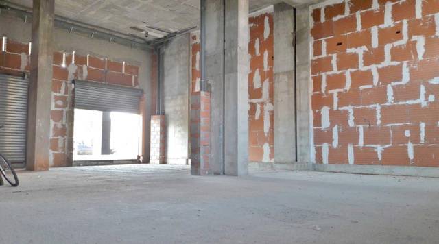 Local comercial en Alquiler en Paus - Poligono San Blas