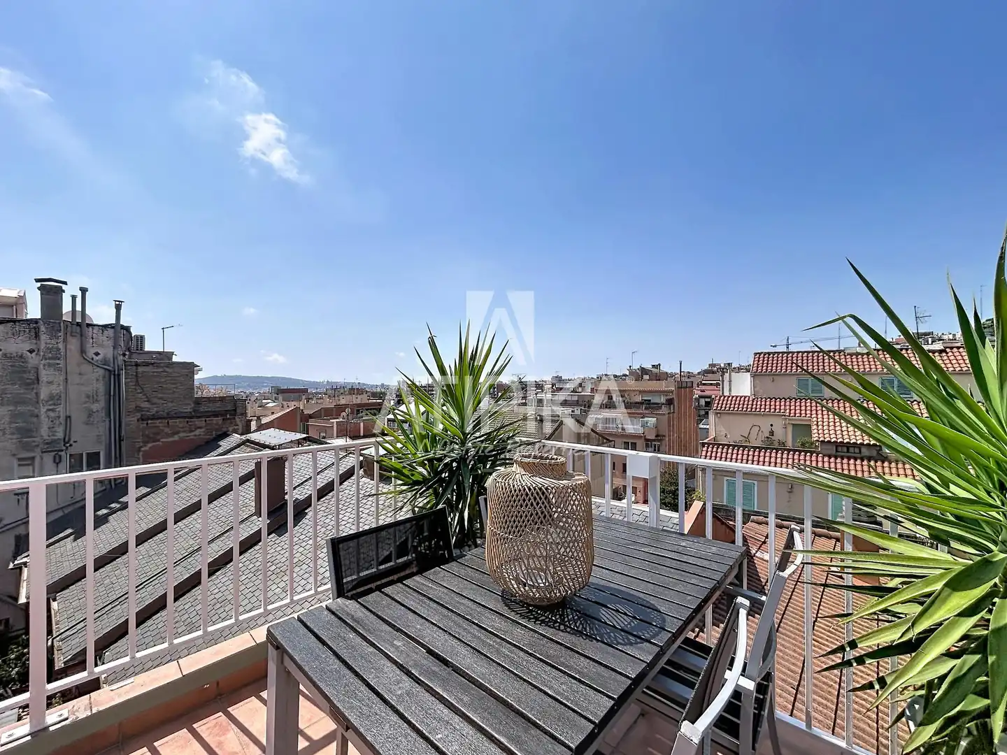 Außenansicht von Dachboden zur Miete in Barcelona mit Klimaanlage, Heizung und Terrasse