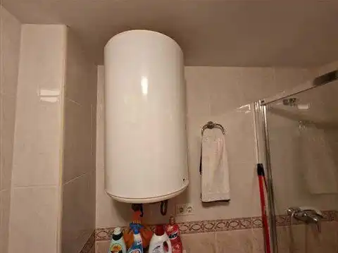 Badezimmer von Wohnungen zur Miete in Sada (A Coruña) mit Heizung, Parkett und Möbliert